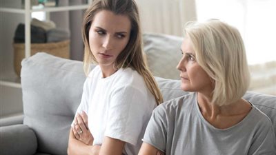 «حماتي وأخت زوجي بيتجسسوا عليا في أوضة نومي» والتعليقات: «إفرسيهم يابت»