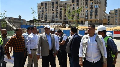 وزير الإسكان يتابع تطوير منطقة سور مجرى العيون