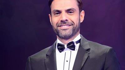 الملحن أمير طعيمة يوجه رسالة قاسية لمنتقدي الحجاب