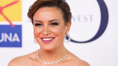 ريهام عبد الغفور: تزوجت وعمري 12 عامًا.. وابني فضّل والده عليّ