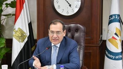 وزير البترول: استحواذ القطاع على الحفارين البحريين «القاهر 1 و 2»