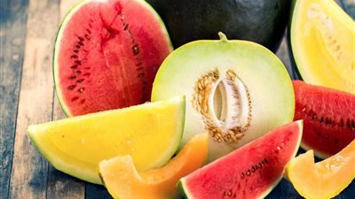 فيديو| إتيكيت تناول البطيخ والكنتالوب من إيمان عفيفي