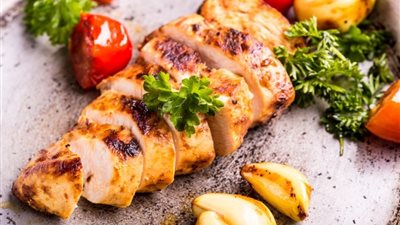 طريقة عمل صدور الدجاج المحشية بالجبنة