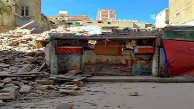 انهيار عقار في حي الجمرك بالإسكندرية.. صور