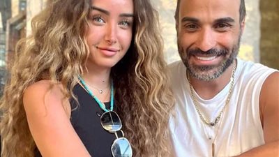 هنا الزاهد: تامر حسني جدع جدًّا بيحب يجبر بخاطر كل الناس