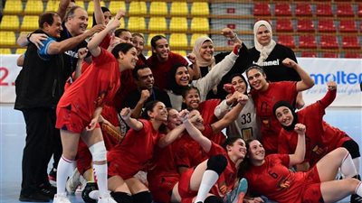 بعد بطولة العالم بمقدونيا.. وزير الرياضة يهنئ منتخب ناشئات اليد