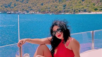 صور| رانيا يوسف بإطلالة جديدة على البحر.. وهكذا علقت