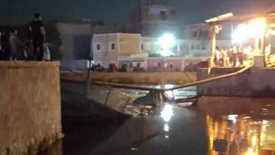 انهيار كوبري مشاة بترعة في الشرقية.. وأم وابنتها ضحيتا الحادث