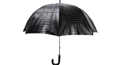 الشمسية الأغلى في العالم.. آلاف الدولارات لتحميكِ من الحر وحيوان السر خلفها