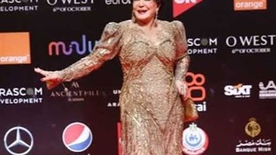 فيديو| مهرجان القاهرة السينمائي يكرم لبلبة.. وحسين فهمي يعلق