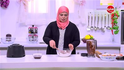 طريقة عمل كيك الشوكولاتة للشيف نجلاء الشرشابي (فيديو)