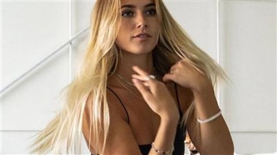 مشهورة بنشر صورها العارية.. أبرز المعلومات عن حبيبة بيكيه الجديدة