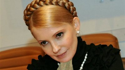 بطلة «الثورة البرتقالية».. ماذا تعرف عن يوليا تيموشيكنو رئيسة الحكومة الأوكرانية؟