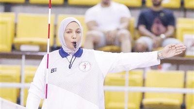 ابتسام عبد الوهاب.. أول حكمة عالمية في الكرة الطائرة من بنات البحرين