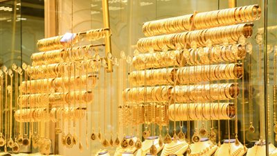 توقعات بارتفاع أسعار الذهب.. خبير يكشف السبب