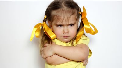 طفلك زنان وبيضربك؟.. تعرفي على الطريقة الصحيحة للعقاب