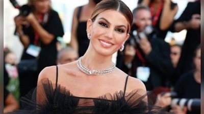 أجمل إطلالات النجمات في حفل افتتاح مهرجان فينيسيا 2022.. شاهدي