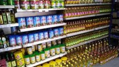 خبير اقتصادي يُحذر من شائعات اختفاء السلع ويطالب الدولة بغرامات رادعة