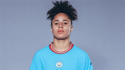 ديمي ستوكس.. لبؤة إنجلترا التي حُرمت من طفلها بسبب اليورو