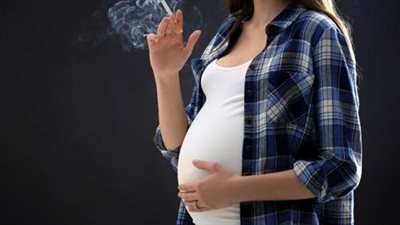 4 مخاطر تهدد حلم الأمومة إذا كنت تدخنين أثناء الحمل.. احذري