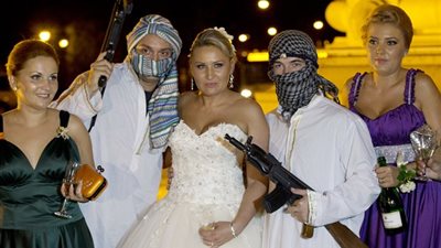 أسرار تقليد «خطف العروس» أثناء زفافها في رومانيا.. والفدية لن تصدقيها!