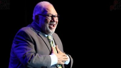 يحيى الفخراني عن زوجته: «أحببتها على أنغام سيرة الحب»