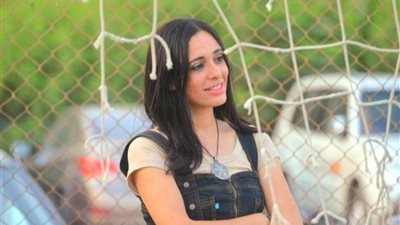 نهى أباظة: تكتب متعادة وملهاش عادة  