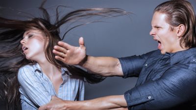 زوجة في دعوى خلع: بكره سلفتي وجوزي ضربني بسبب شقيقه