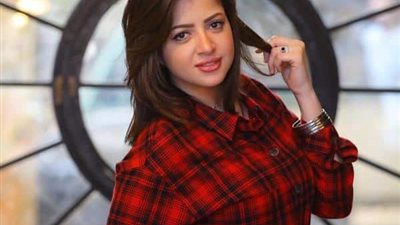 «لما أموت ادعولي».. منى فاروق تقلق جمهورها بسبب مرضها