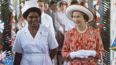 صدمة وتدافع.. أسرار الساعات الأخيرة في حياة الملكة إليزابيث