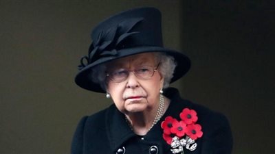 سقوط أحد حراس نعش الملكة إليزابيث الثانية مغشيًا عليه| فيديو