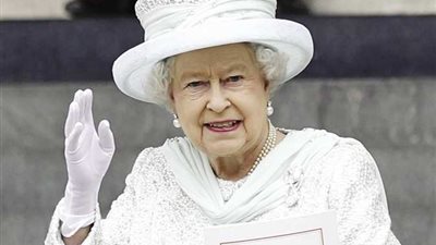 مشجع إنجليزي يوجه عبارات مُسيئة ضد الملكة إليزابيث.. وعقوبة رادعة