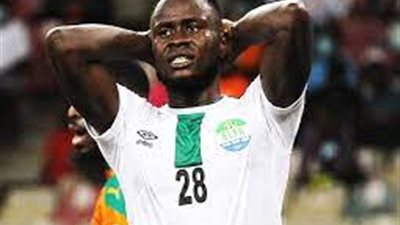 «تخلت عنه زوجته».. قصة صادمة لـ موسى كامارا لاعب سيراليون