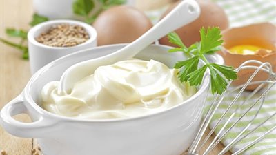 طريقة عمل التومية بخطوات بسيطة.. للشيف نجلاء الشرشابي