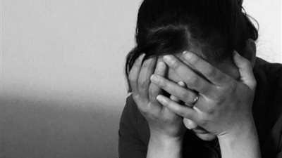 متصلة: زوجي حاول قتلي خنقًا.. استغثت بأهله فطلبوا أخذ أطفالي