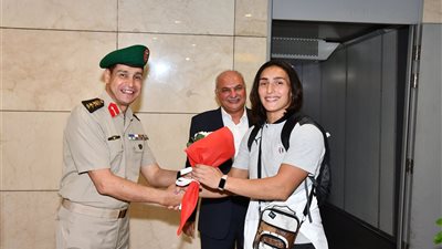 سمر حمزة تتلقى تهنئة القوات المسلحة بعد إنجازها التاريخي.. صور