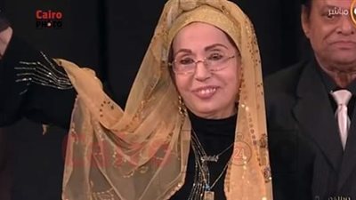 أمل إبراهيم من على «الريد كاربت»: اعتزلت الفن لما ربنا ناداني