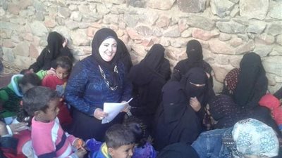 فاطمة طلعت.. رحلة عطاء توّجت بإدراجها ضمن لوحة سيدات الوطن العربي الشرفية