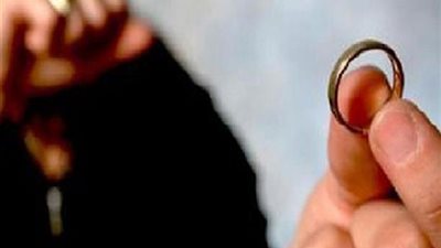 نرمين في دعوى خلع: زوجي يريد الزواج من راقصة