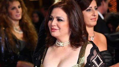 إلهام شاهين: وثقت تبرعي بأعضائي في الشهر العقاري.. «ولا شيخ حرمها»