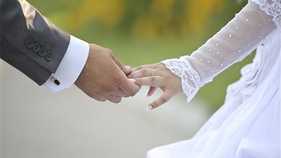 الإفتاء توضح حكم الزواج بغير رضا الوالدين
