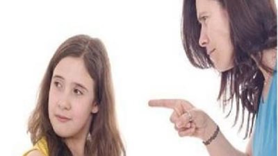 متصلة لـ«رحلة أمل»: أبي وأمي يطلبان مني عدم طاعة الله.. والداعية عطية محمد يرد!