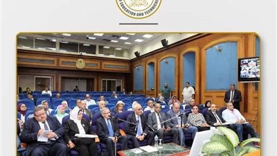 رضا حجازي يعقد اجتماعًا مع مديري المديريات التعليمية لمناقشة استعدادات العام الدراسي الجديد