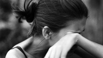 زوجة تتهم لاعب كرة شهير بسرقة عقد الزواج العرفي