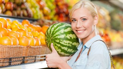 أسعار الفاكهة اليوم الثلاثاء.. استقرار العنب البناتي وارتفاع الكرمسن والرومي الأحمر