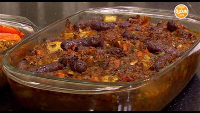 طريقة عمل صينية السجق بالبطاطس للشيف شربيني