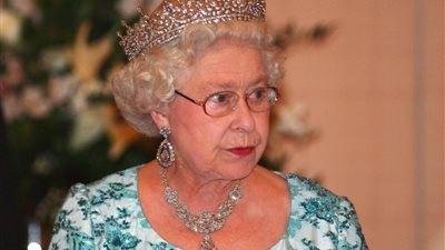 تعرفي على مصير مجوهرات ومقتنيات الملكة إليزابيث