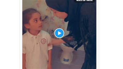 معلمة تضرب طفلة مصابة بالتوحد في البحرين.. وغضب واسع