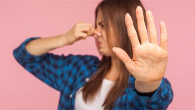 بـ «الزيت والفوطة».. تخلصي من الروائح الكريهة بعد الجماع