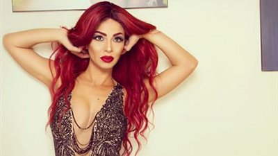 ملابس نسائية في السرير.. دوللي شاهين: تعرضت للخيانة الزوجية مرتين